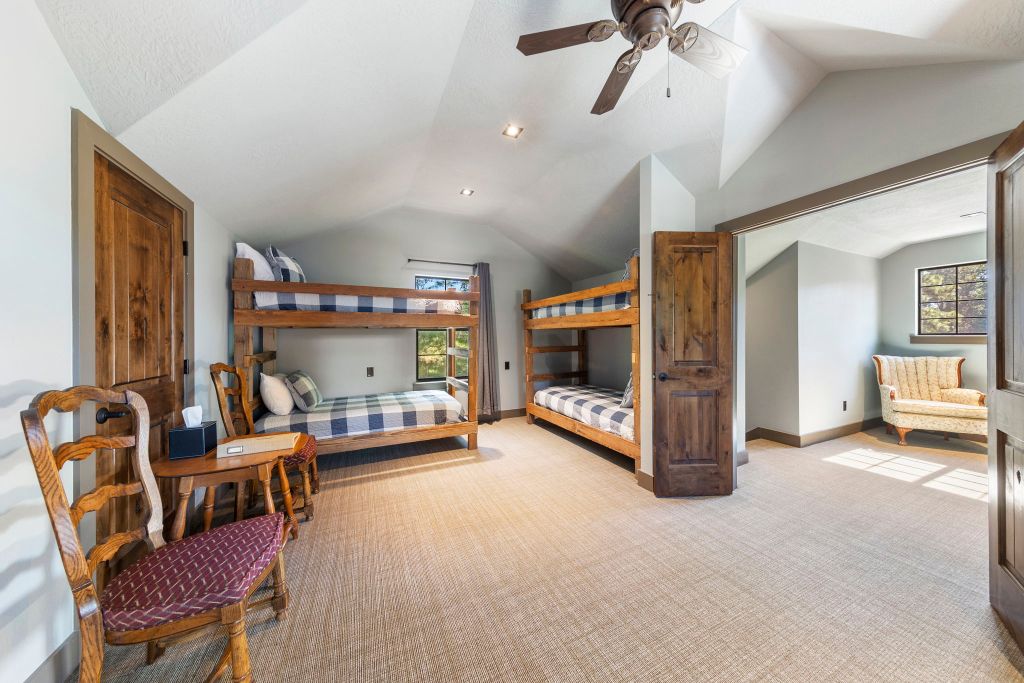 74 web or mls 1N0A0367 1