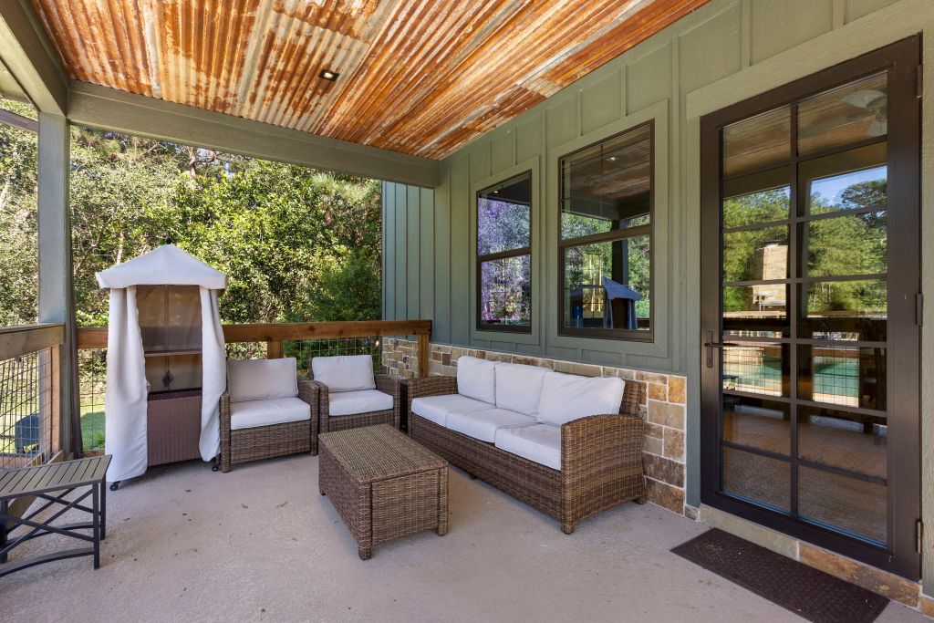 76 web or mls 1N0A0377 1