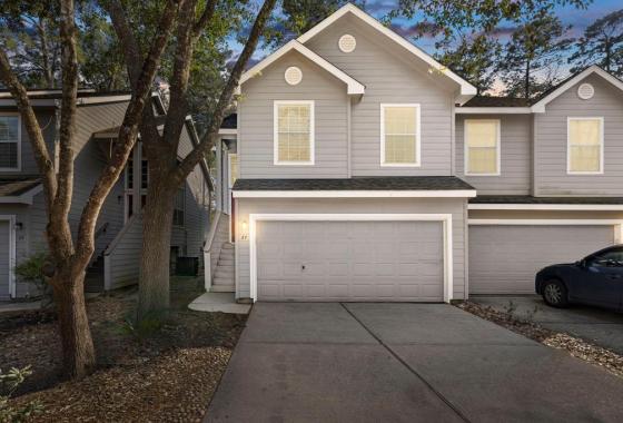 41968907 27 S Villa Oaks Drive