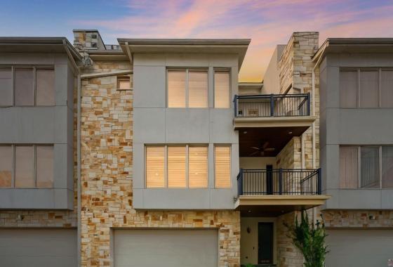 24120061 4915 Chenevert Street