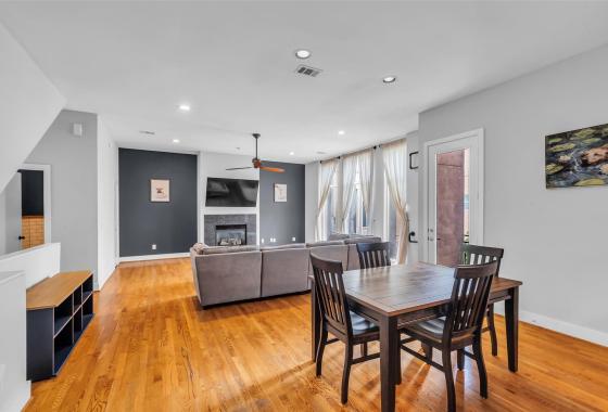 45874729 2404 Fairview Street C