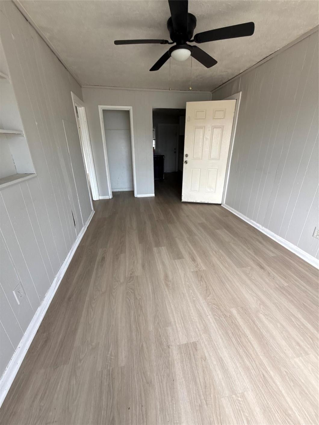 85540288 126 W 6th Street 3