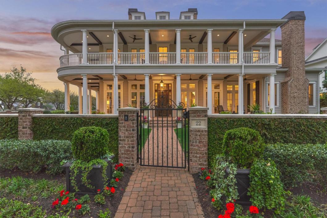 90114645 22 E Shore Drive